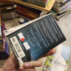 Into the water - Paula Hawkins 975975