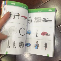 Larousse - trò chuyện khi đi du lịch 100% bằng hình gồm 1800 hình : sách du lịch  1034901