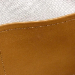 Túi Louis Vuitton Lock It MM M21342 619448