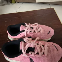 Giày Nike hồng mua tại store Japan 674884