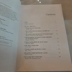 TOURISM AND HOSPITALITY IN THE 21ST CENTURY - LOCKWOOD, MEDLIK 993880
