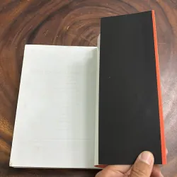 II Văn Học Kinh Điển: Những Con Chim Ẩn Mình Chờ Chết - COLLEEN Mc CULLOUGH - 2012 977224