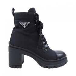 Giày boot PRADA với logo tam giác RE-NYRON 1T708M