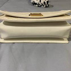 Túi CHARLES & KEITH trắng sz 25cm new 98%