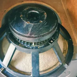 Cặp loa sub hầm vỏ ván é chắc chắn,  đẹp, loa RCF, đang hoạt động tốt  762337