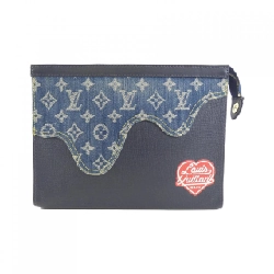 Túi xách Louis Vuitton Monogram Drip Pochette Voyage M45961