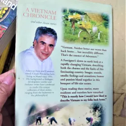 Sách ngoại văn - A VietNam Chronicle anh other Asian stories - Claude Potvin 687353