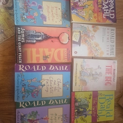 12q Roald Dahl không trùng (Sách tiếng anh) như hình 
240k 475348
