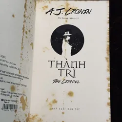 Thành trì - A.J. Corin 718364