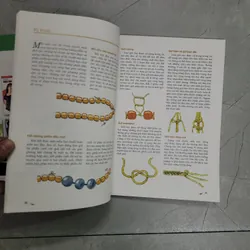 2 cuốn: Kỹ Thuật Móc Len + Nghệ Thuật Xâu Chuỗi Kết Hạt 709576