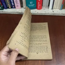 II Sách Xưa: Dưới Chân Hòn Cối - Hoàng Nhật Tuyên - 1987 601313