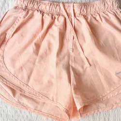 Quần đùi thể thao