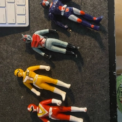 17 Mô hình siêu nhân của bandai size 12cm sản xuất năm 80s