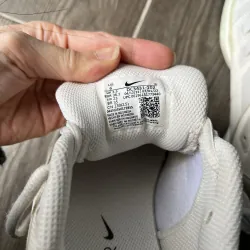 Giày Tennis Nike  747884