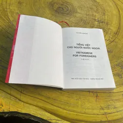 TIẾNG VIỆT CHO NGƯỜI NƯỚC NGOÀI - NGUYỄN ANH QUẾ- VIETNAMESE FOR FOREIGNERS 720065