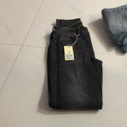 Jeans ống suông 