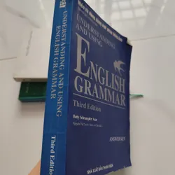 Understanding and Using English Grammar, Third Edition của tác giả Betty Schrampfer Azar. 575106