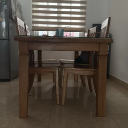 bàn ăn nhập chính goc tu nga 530830