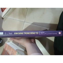 Ánh sáng trong bóng tối