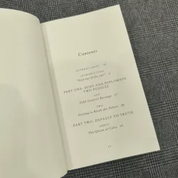 Talking to Strangers - Malcolm Gladwell (Penguin Psychology) - Sách mới 959970