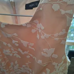 Đầm Marc ren màu be size L 50-60kg 750774