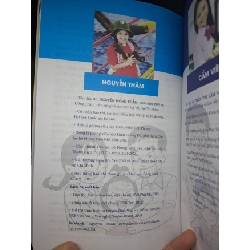 Siêu nhân mẹ không cô đơn Nguyễn Thắm 2018 sách màu mới 90% HCM1508 912050