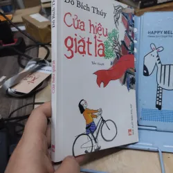 Sách: Cửa hiệu giặt là - TG: Đỗ Bích Thuý (B1) 795826