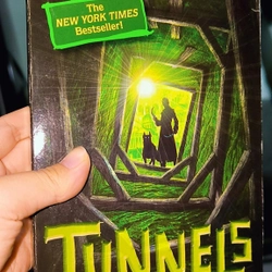 NYT Bestseller - Ngoại văn Tunnels