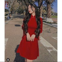 Váy đỏ phong cách cổ sườn xám
