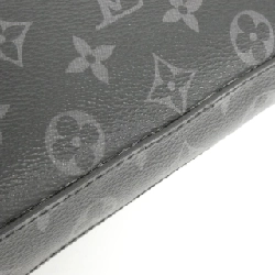 Túi đeo chéo Louis Vuitton Monogram Eclipse Reverse Trio M69443 613458