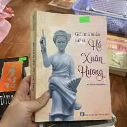 Giải mã bí ẩn Hồ Xuân Hương