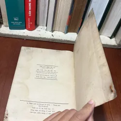 II Lịch Sử: Việt Nam _ Đất Nước Anh Hùng - 1975 724645