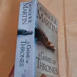A Game of Thrones	- George R. R. Martin 1025128