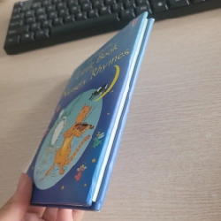 The Usborne Little Book of Nursery Rhymes  Various (Illustrated by Jo Litchfield) 531361