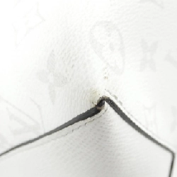 Túi xách cuối tuần Taiga Llama M30919 của Louis Vuitton 610787