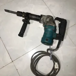 Máy đục bê tông Makita Nhật ( kèm mũi & tay cầm ) 730556