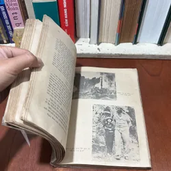 II Lịch Sử: Việt Nam _ Đất Nước Anh Hùng - 1975 724645