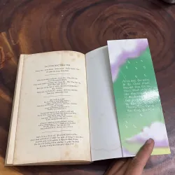 II Tựa Sách: 24 Cung Bậc Trái Tim - Trang Thơ, Lâm Moon, Xuân Oanh, Thẩm Quỳnh Trân - 2014 976287