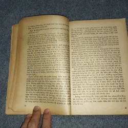 MƯỜI NGÀY RUNG CHUYỂN THẾ GIỚI 700690