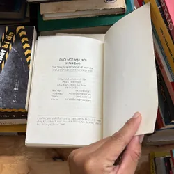 II Tập Truyện Nước Ngoài Về Tình Yêu: Dưới Một Mặt Trời Hung Bạo - 2000 696016