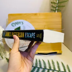 [Sách tiếng Anh 2hand] Like new 90% - Escape - James Patterson & David Ellis 562278