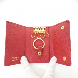 Prada 1PG004 hộp chìa khóa 624022