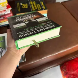 Bí Mật Traffic – Russell Brunson | Sách Marketing Online - K4 1026073