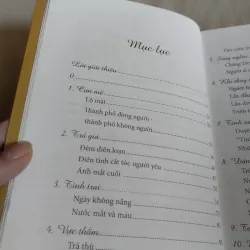 cuốn sách "Bóng - Tự truyện của một người đồng tính". 
Tác giả: Hoàng Nguyên  761646