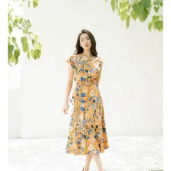 Đầm lụa hoa vàng xoắn cổ sz S 937319