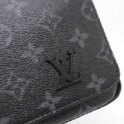 Túi đeo vai Louis Vuitton Monogram Eclipse District PM M46255 610991