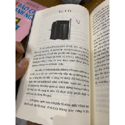 Từ vô hình đến hữu hình : khám phá thế giới diệu kỳ của các loại vật chất - Mark Miodownik 531771