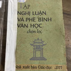 Tập nghị luận và phê bình văn học; 270 trang 