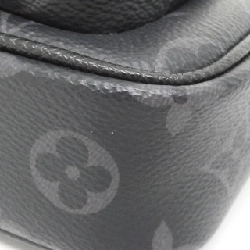 Túi đeo chéo Louis Vuitton Taiga Lama Outdoor M30755 613335