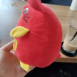 một con thú nhồi bông hình chuột màu đỏ. Hàng 2hand 996598